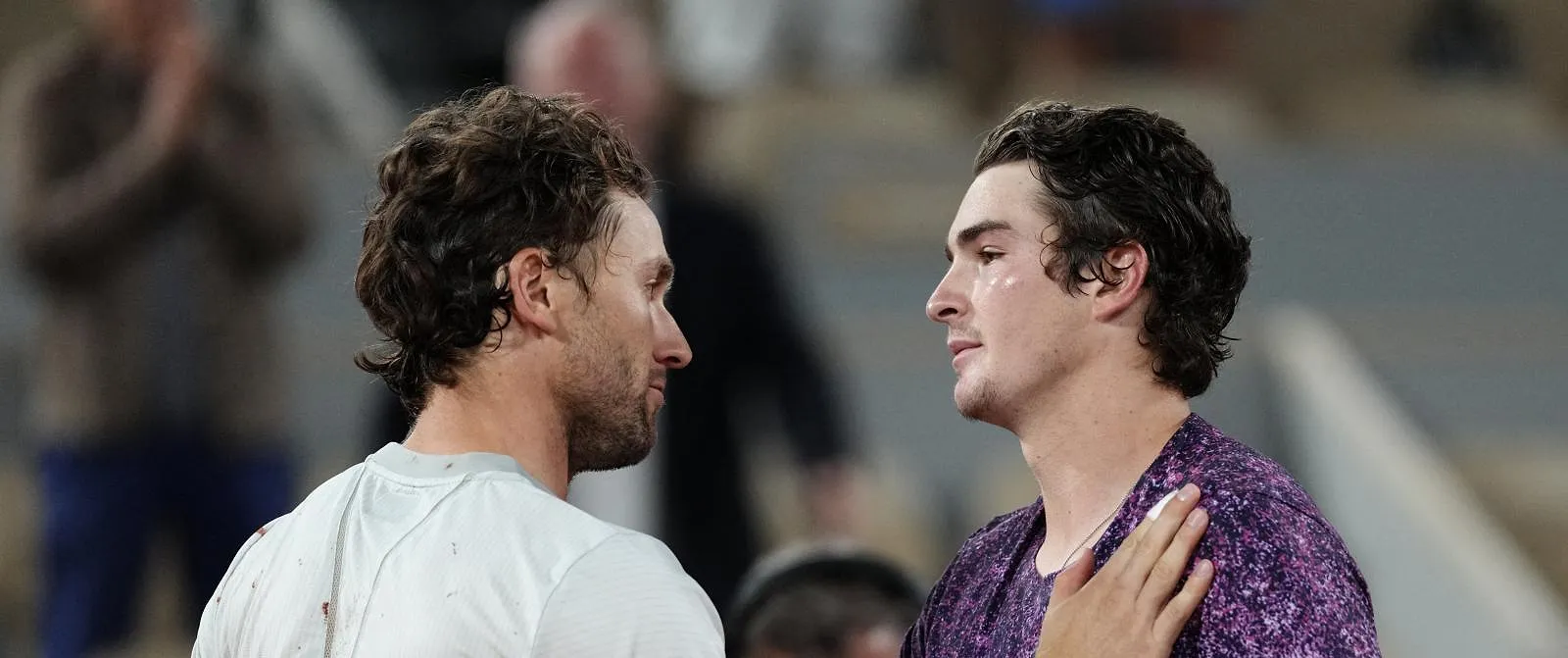Grote controverse op Roland Garros : kantelde de match tussen Fonseca en Ruud door een arbitrale fout ? (video) - Circus Daily