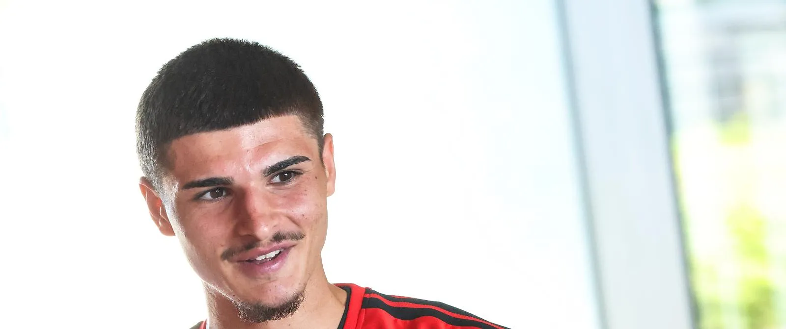 Bayern, Liverpool en Dortmund liggen op de loer, maar Rijsel vraagt astronomische som voor Fernandez-Pardo - Circus Daily