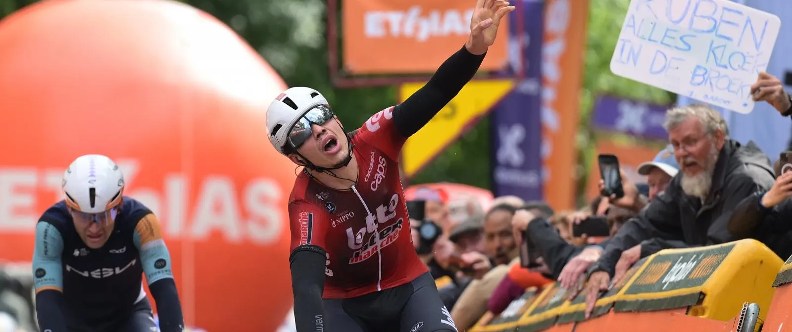 Arnaud De Lie wint de vierde etappe van de Ronde van Wallonië ! - Circus Daily
