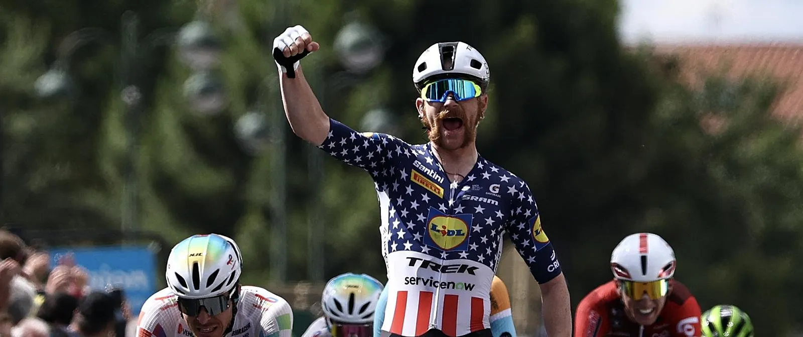 Tour Auvergne-Rhône-Alpes : vroege vluchter Quinn Simmons snelt naar zege in vierde rit, Alex Baudin blijft leider - Belga