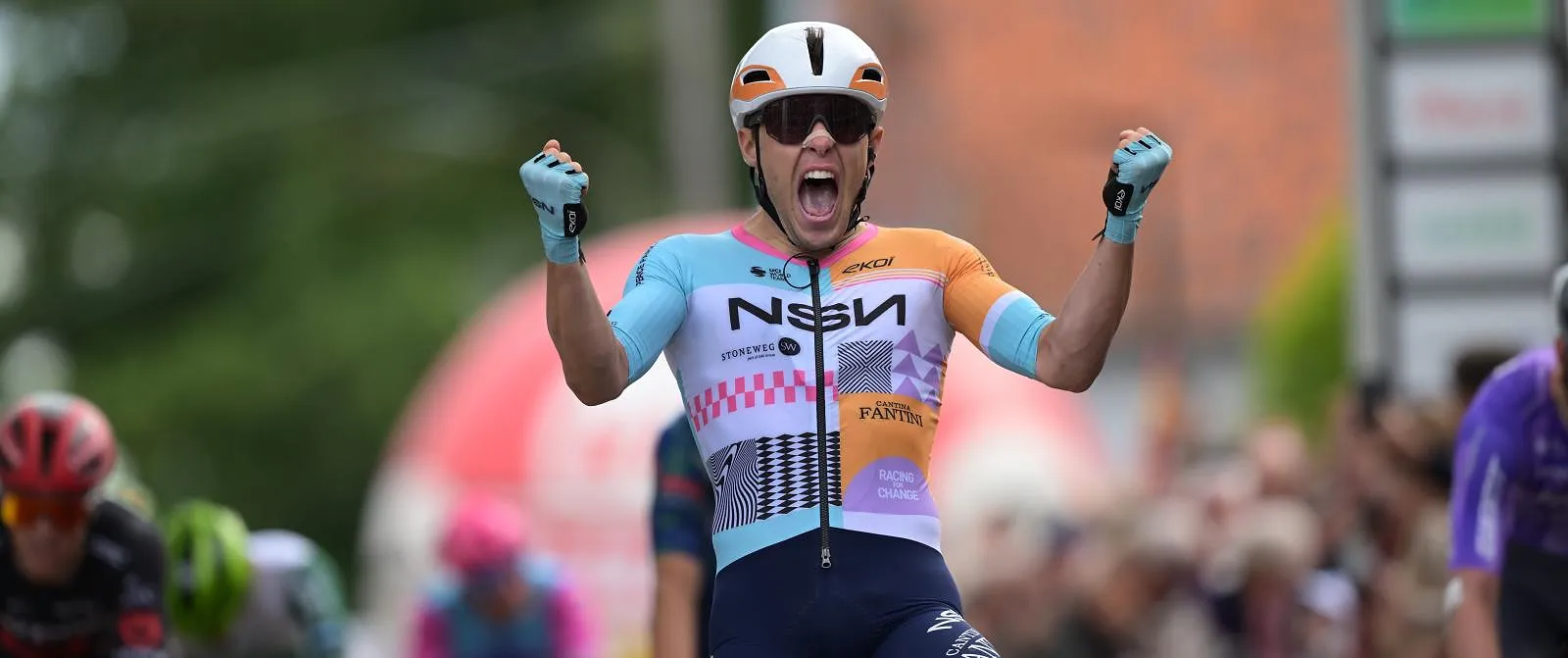 Circuit Franco Belge : Corbin Strong houdt Foldager en Magnier van de zege op Mont-de-l’Enclus - Belga