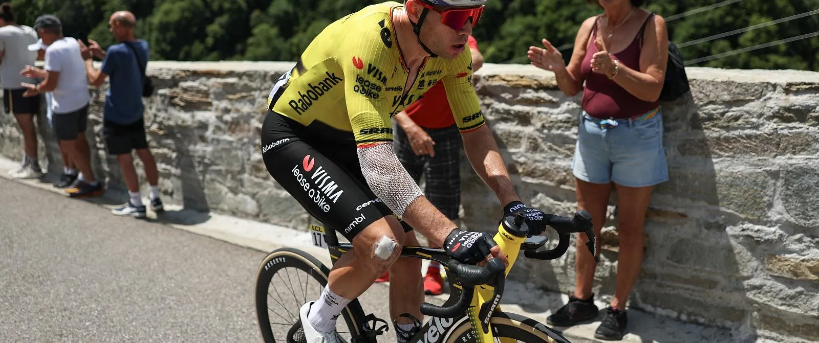 Moet Vingegaard zich door de blessure van Van Aert zorgen maken in zijn duel met Pogačar ? - Circus Daily