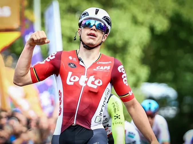 Arnaud De Lie wint de Grote Prijs van Wallonië 2025