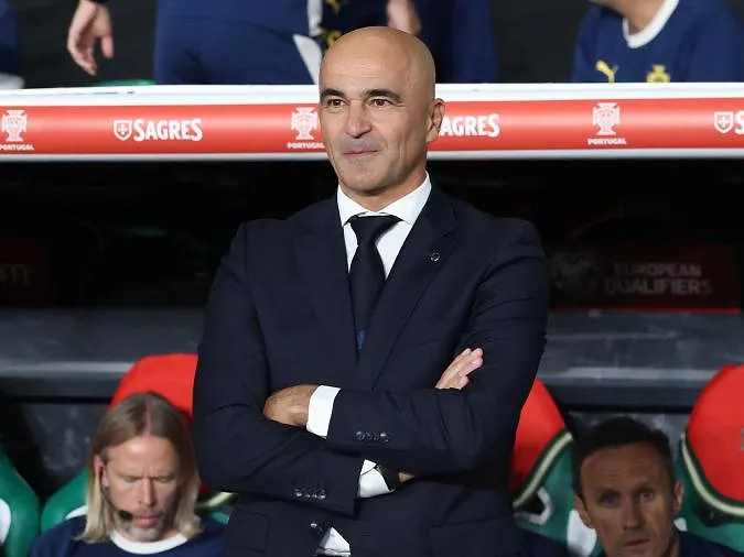 Radja Nainggolan haalt zwaar uit naar Roberto Martínez: «Hij is een slechte trainer, hij weet niets van voetbal»