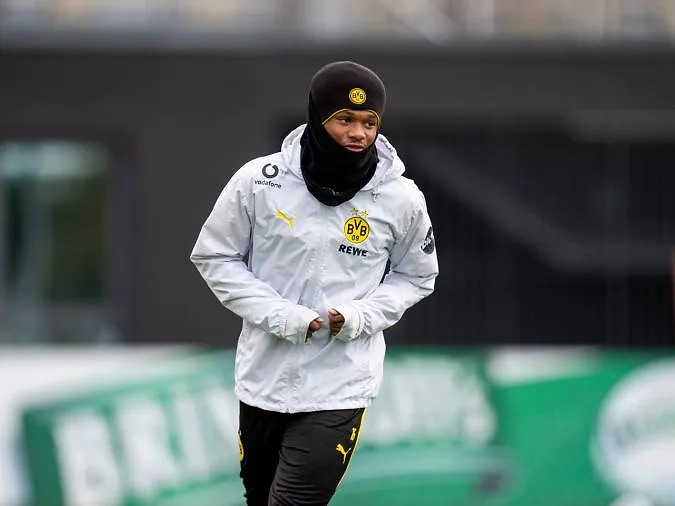 Goed nieuws: Julien Duranville keert terug in de training met Borussia Dortmund