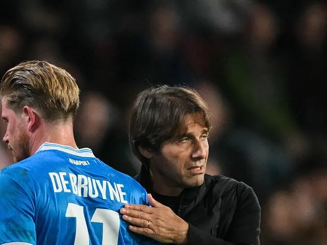 «Als De Bruyne het had geweten, had hij misschien voor de Verenigde Staten gekozen» : een Napoli-speler haalt keihard uit naar Conte!