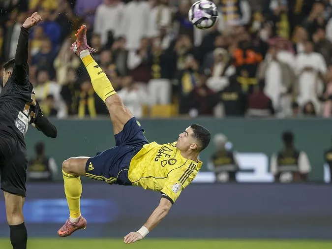 Cristiano Ronaldo maakt één van de doelenpunten van het jaar tegen… Anthony Moris: zijn genialiteit op video!