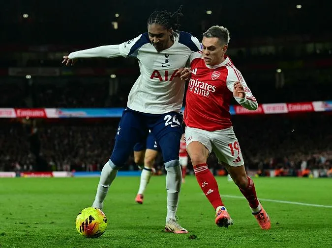 Mikel Arteta bewierookt Leandro Trossard: “Ik had hem deze zomer nooit laten vertrekken”