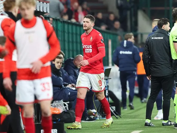 Thomas Henry op weg naar een vertrek bij Standard? “Als er een bod komt, zullen we het bekijken”, erkent Vincent Euvrard