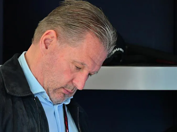 «Meer benzine dan bloed»: Jos Verstappen looft de onvermoeibare motivatie van Max