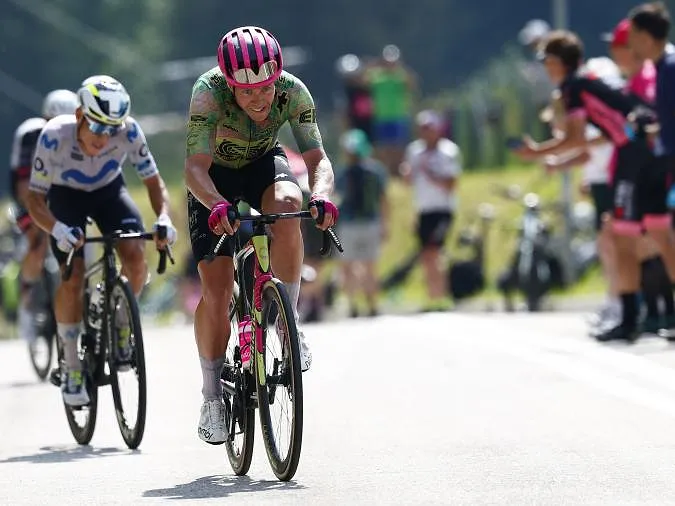 Michael Valgren wint 17e etappe van de Giro, Vingegaard kent rustige dag