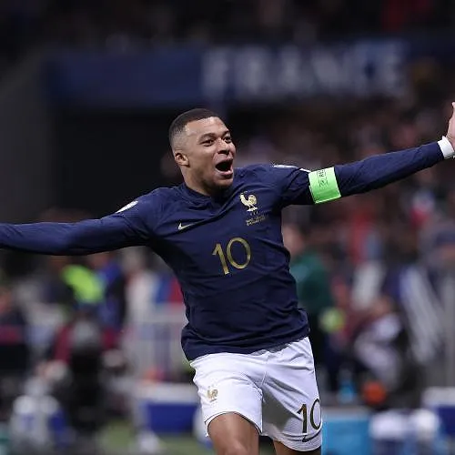 Kylian Mbappé bij Real Madrid: een contract met astronomische cijfers... en vragen