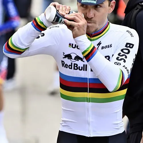 ‘Ik heb een goede winter achter de rug met mijn nieuwe coach en mijn nieuwe ploeg’: Remco Evenepoel reageert op zijn hattrick op Mallorca - Guillaume Jans