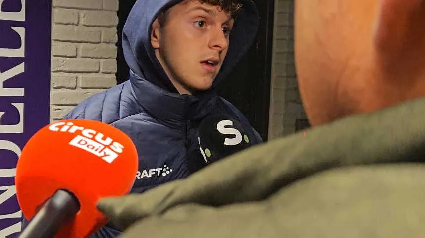 Dean blikt terug op de overtreding van Kana : “Dat was een rode kaart waard” - Dean blikt terug op de overtreding van Kana : “Dat was een rode kaart waard”