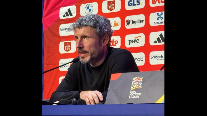 De persconferentie van Van Bommel na de nederlaag tegen Frankrijk.