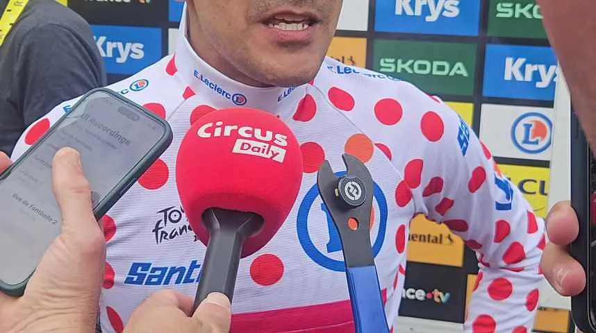 "Je le dédie à ma famille", Richard Carapaz après avoir remporté le maillot à pois au Tour de France.