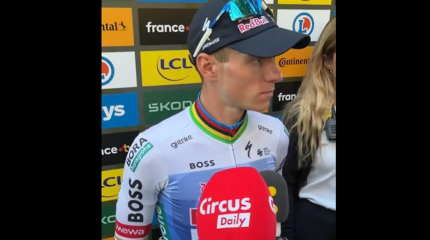 « Un moment inoubliable » : Remco Evenepoel est comblé par sa deuxième place finale. - « Un moment inoubliable » : Remco Evenepoel est comblé par sa deuxième place finale.