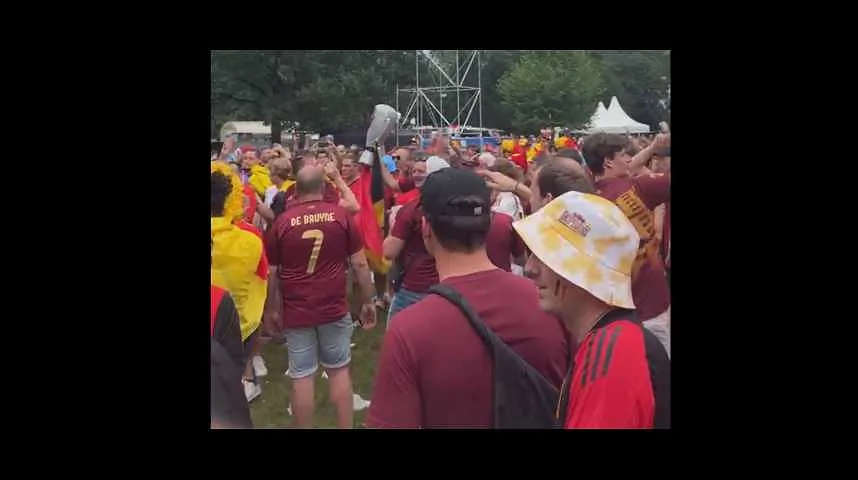 Belgique - Ukraine: les supporters belges mettent l'ambiance à Stuttgart