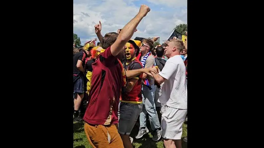 Frankrijk - België: de Belgische supporters zorgen voor sfeer in Düsseldorf