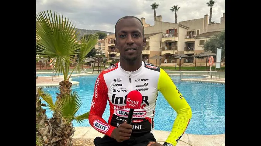 Heeft Biniam Girmay aanbiedingen gekregen na zijn droom-Tour de France? Hij geeft antwoord!